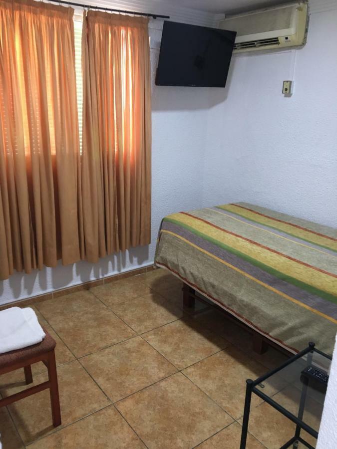 Single Room Private Bathroom