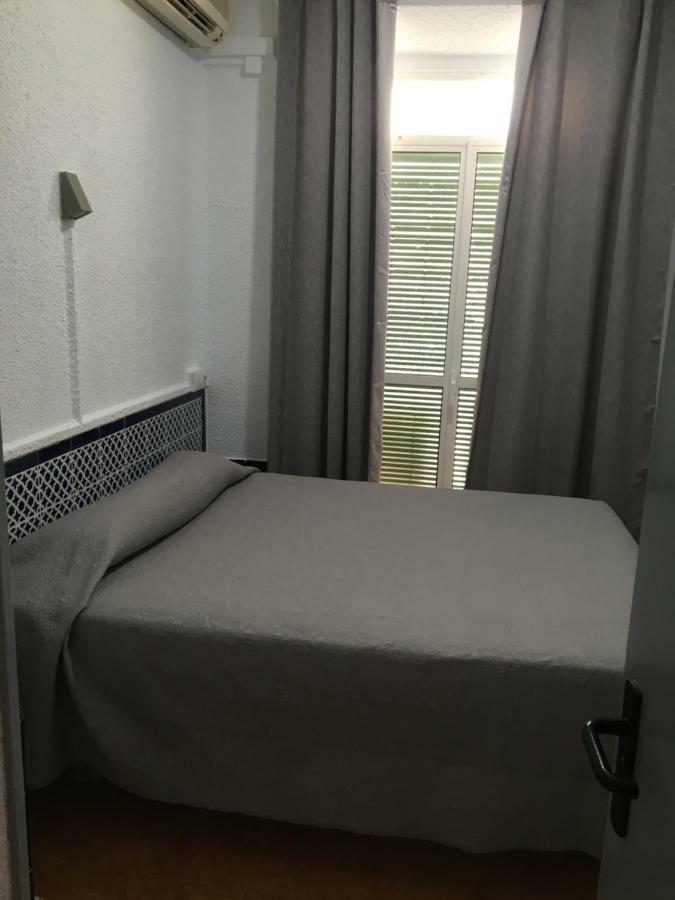 Single Room Private Bathroom