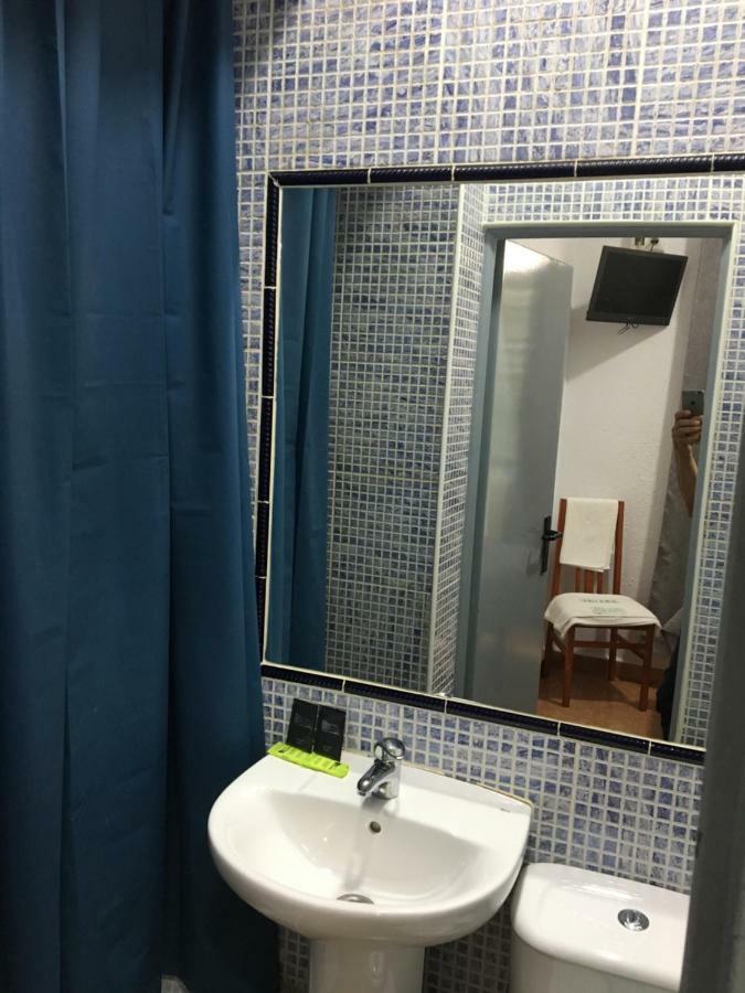 Single Room Private Bathroom